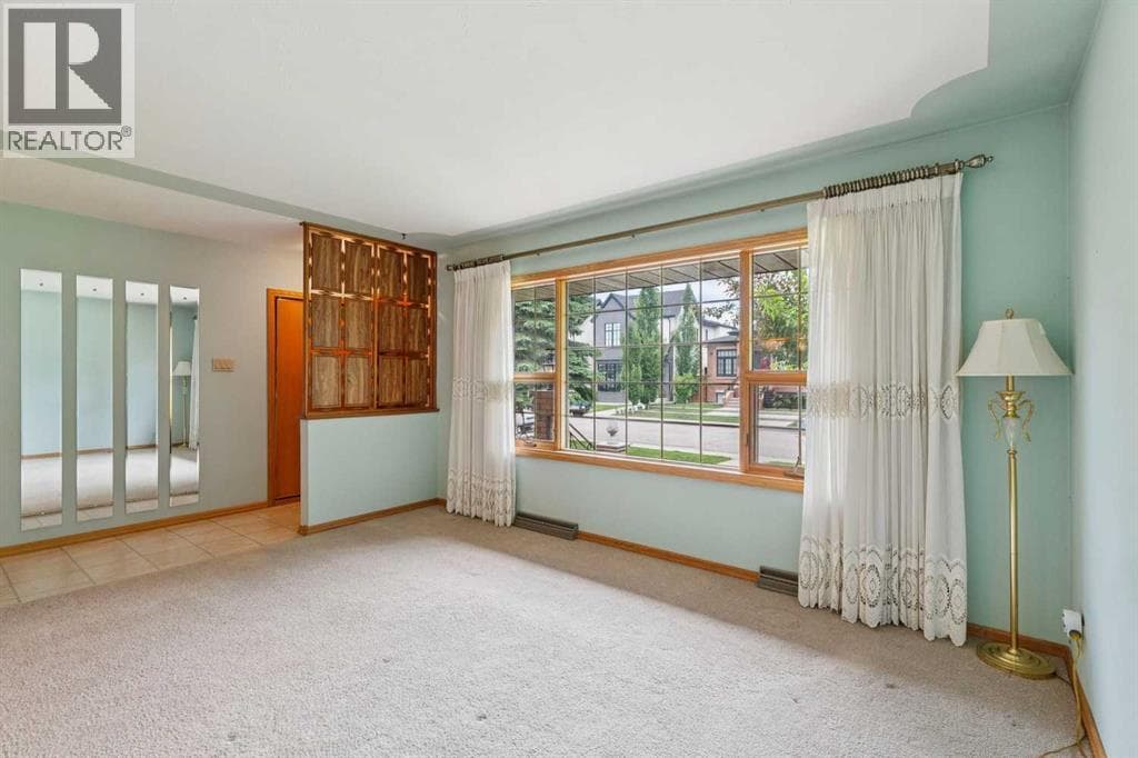 47 Montrose Crescent NE — photo 4