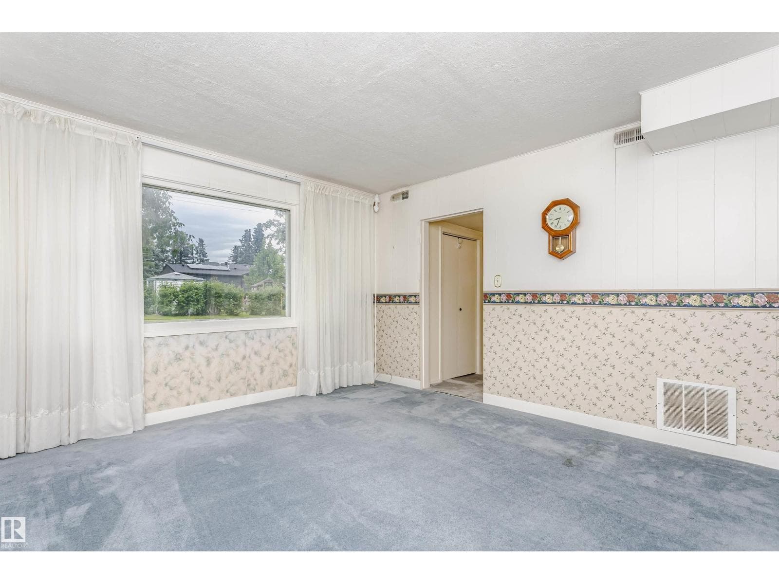 10105 98 AV — photo 5