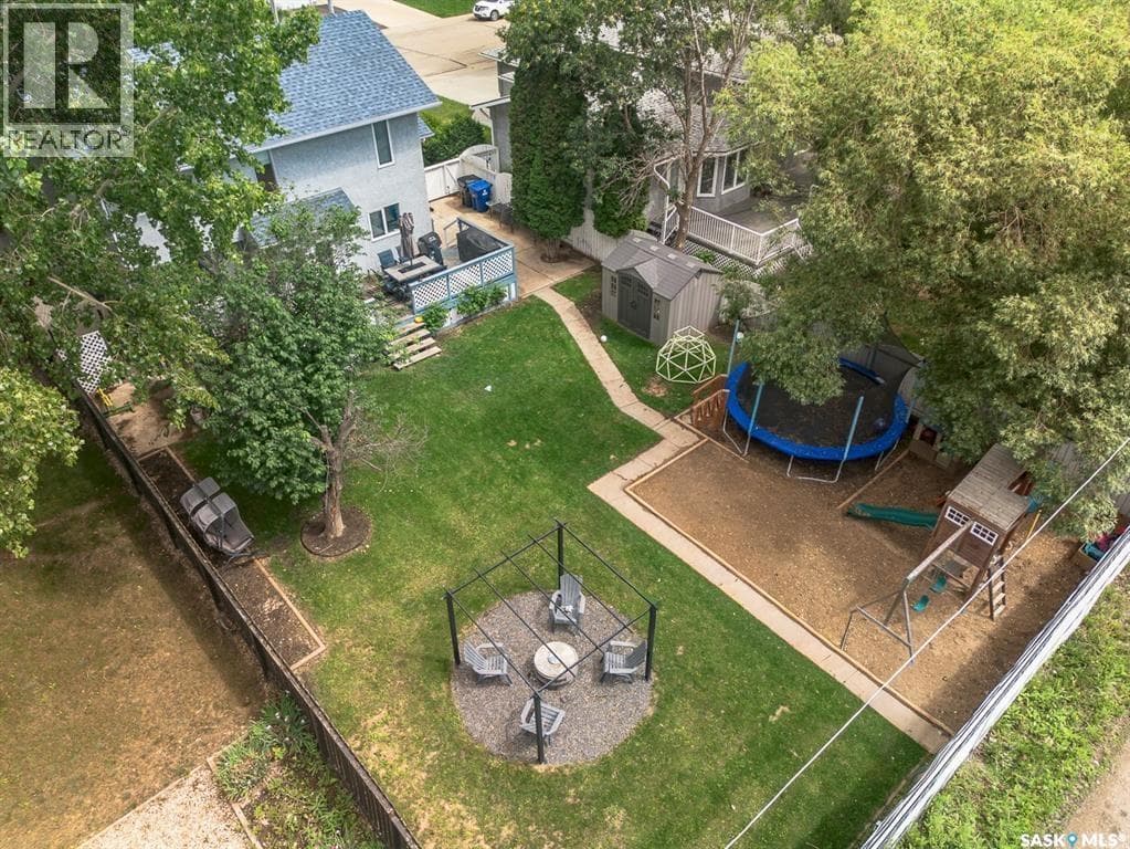 418 Fehr CRESCENT — photo 2