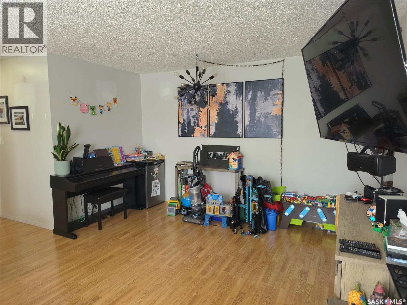 9 605 Wilson CRESCENT — photo 2