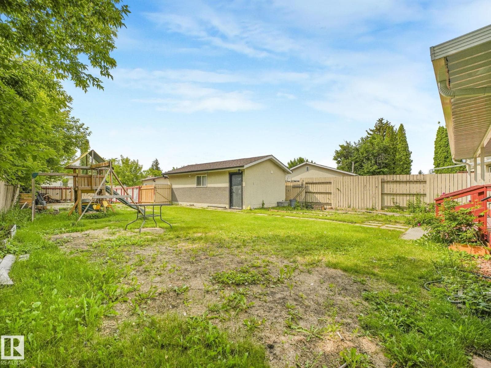 9315 151 AV NW — photo 5