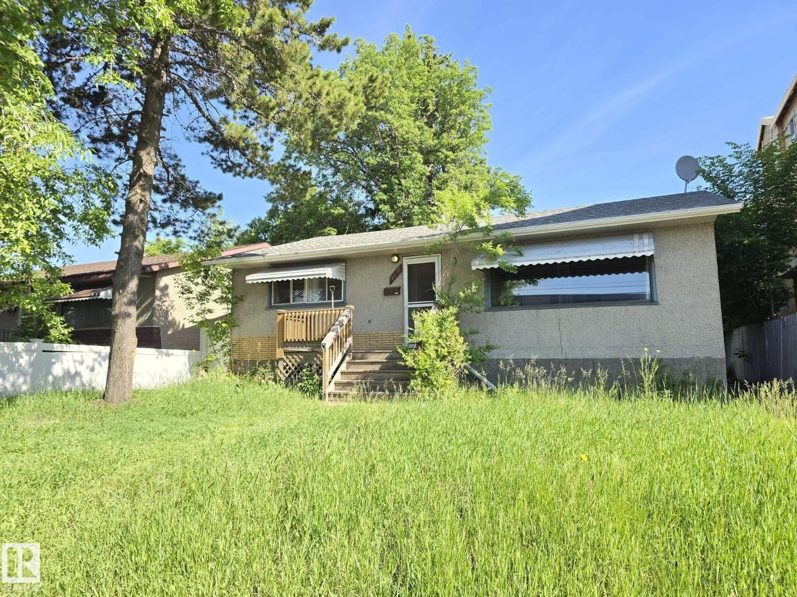 9616 63 AV NW