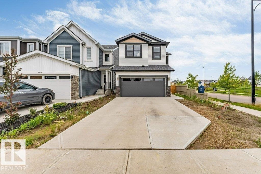 6921 54 AV — photo 2