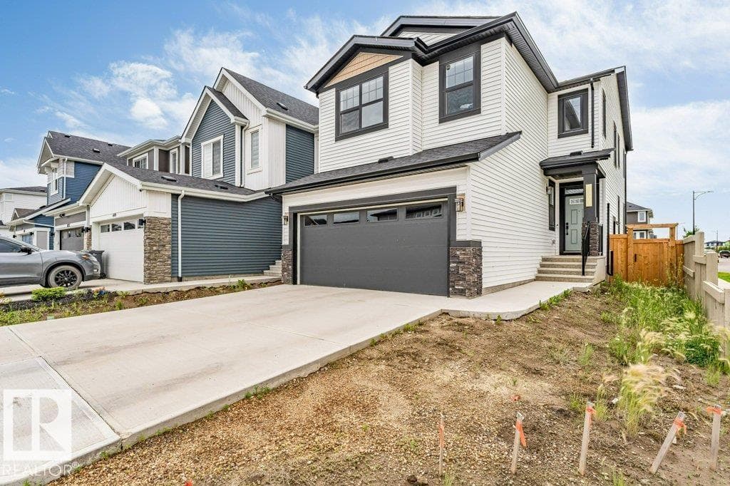 6921 54 AV — photo 3
