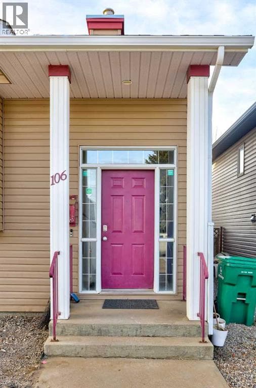 106 Peigan Court W — photo 2