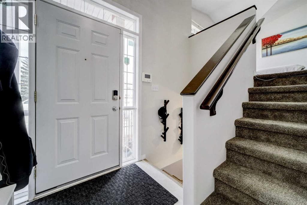 106 Peigan Court W — photo 3