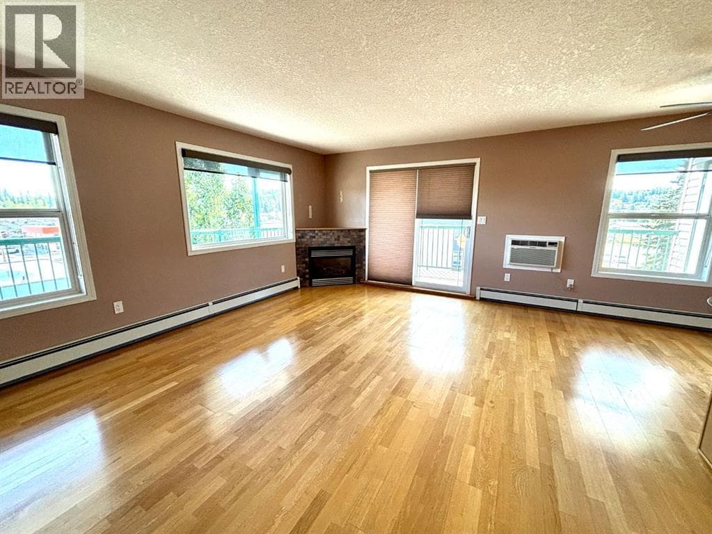 407, 228 Pembina Avenue — photo 2