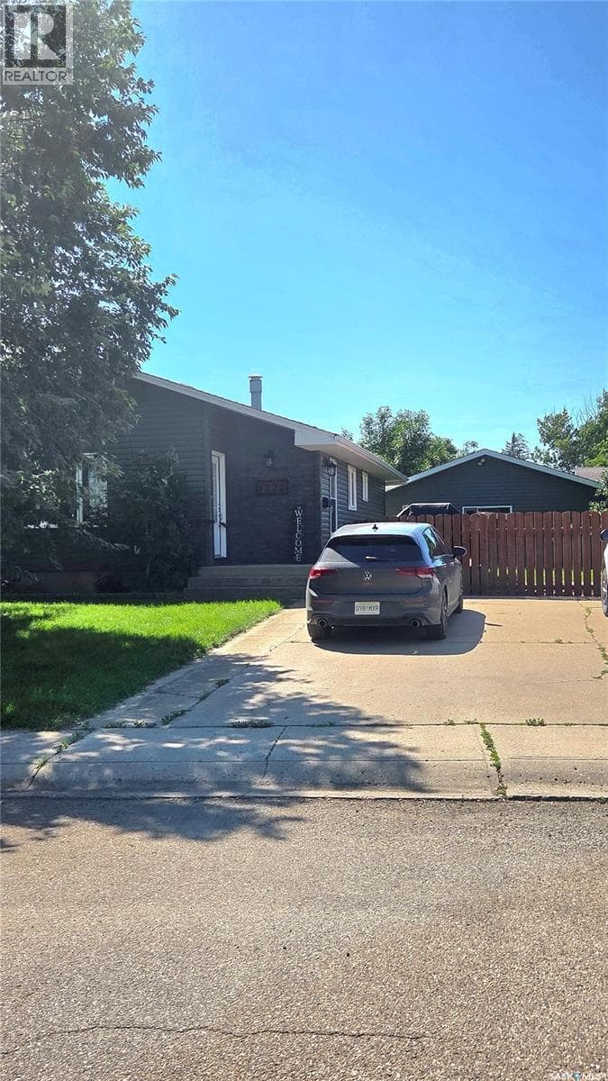 1322 Queen CRESCENT