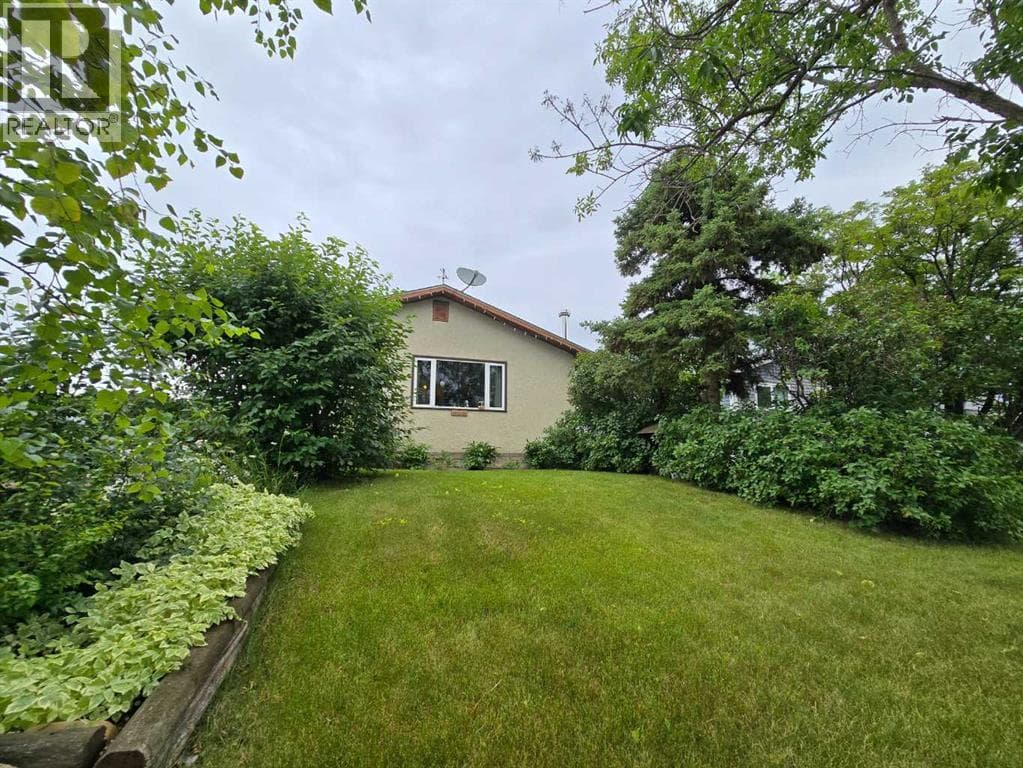 4610 52 Avenue — photo 3