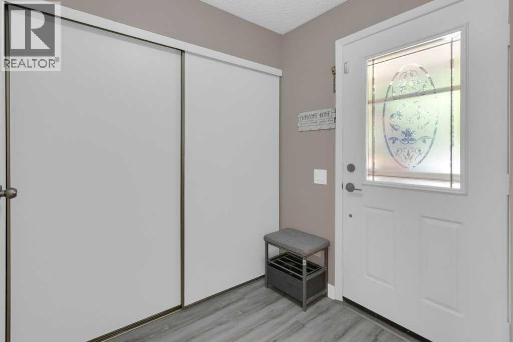 20 Midpark Gardens SE — photo 3