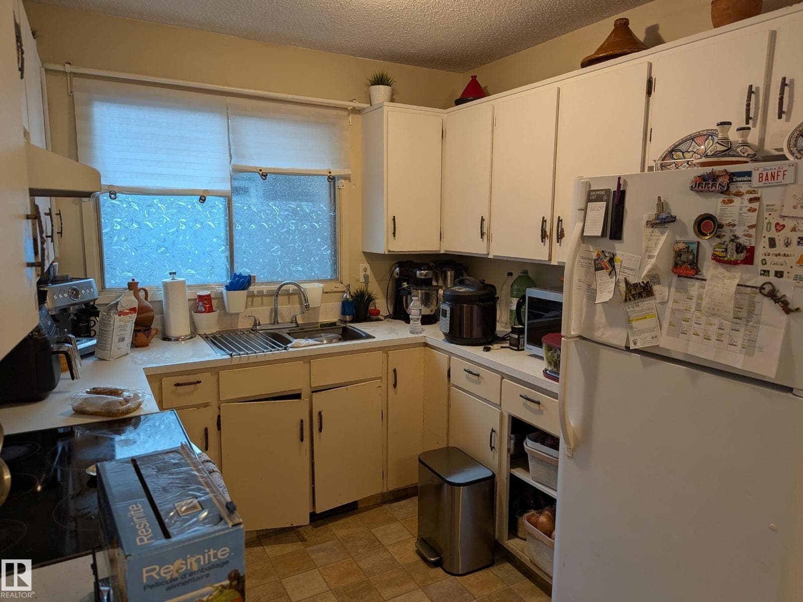 8916 83 AV NW — photo 3