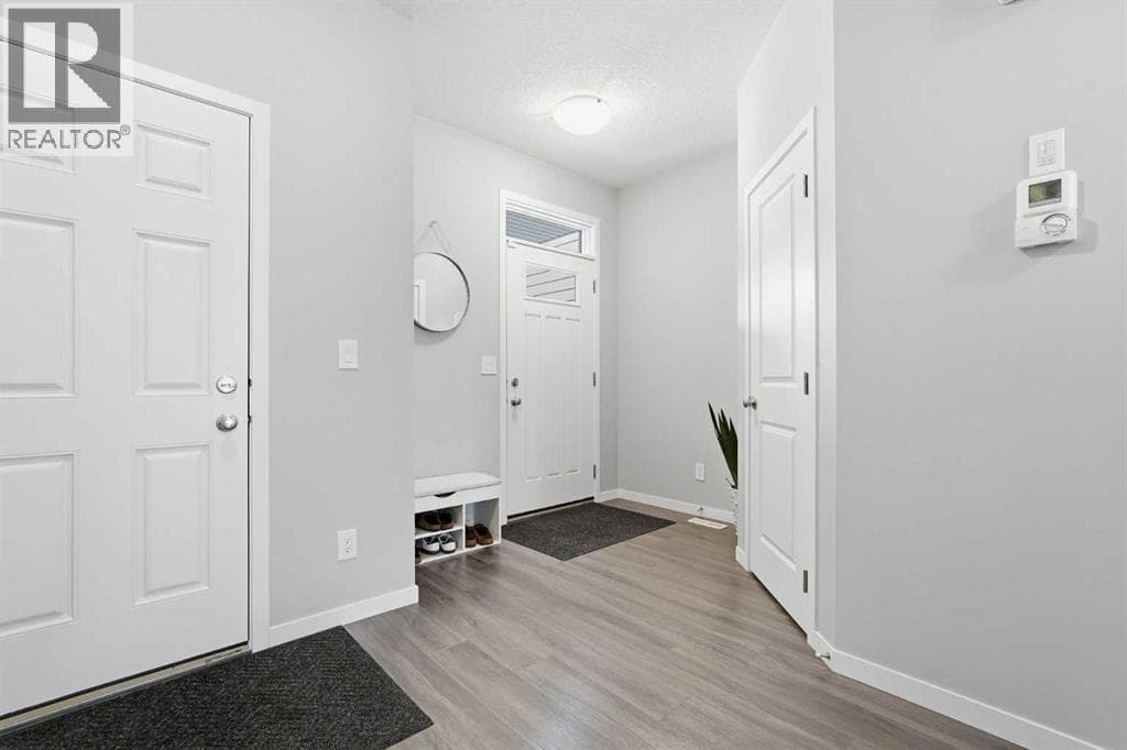 15 Cranbrook Terrace SE — photo 2