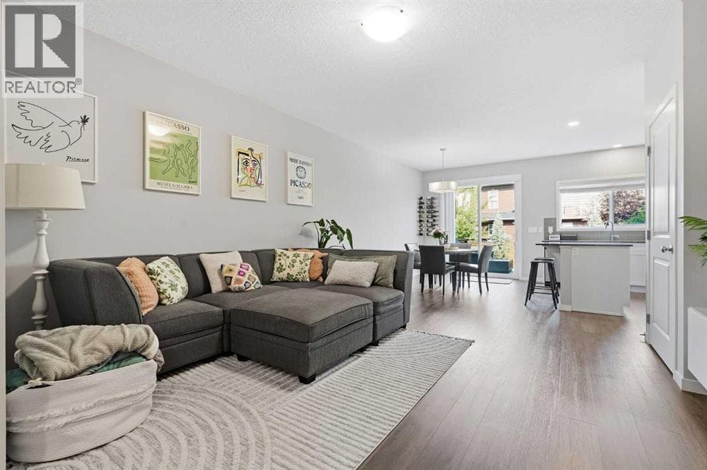 15 Cranbrook Terrace SE — photo 4