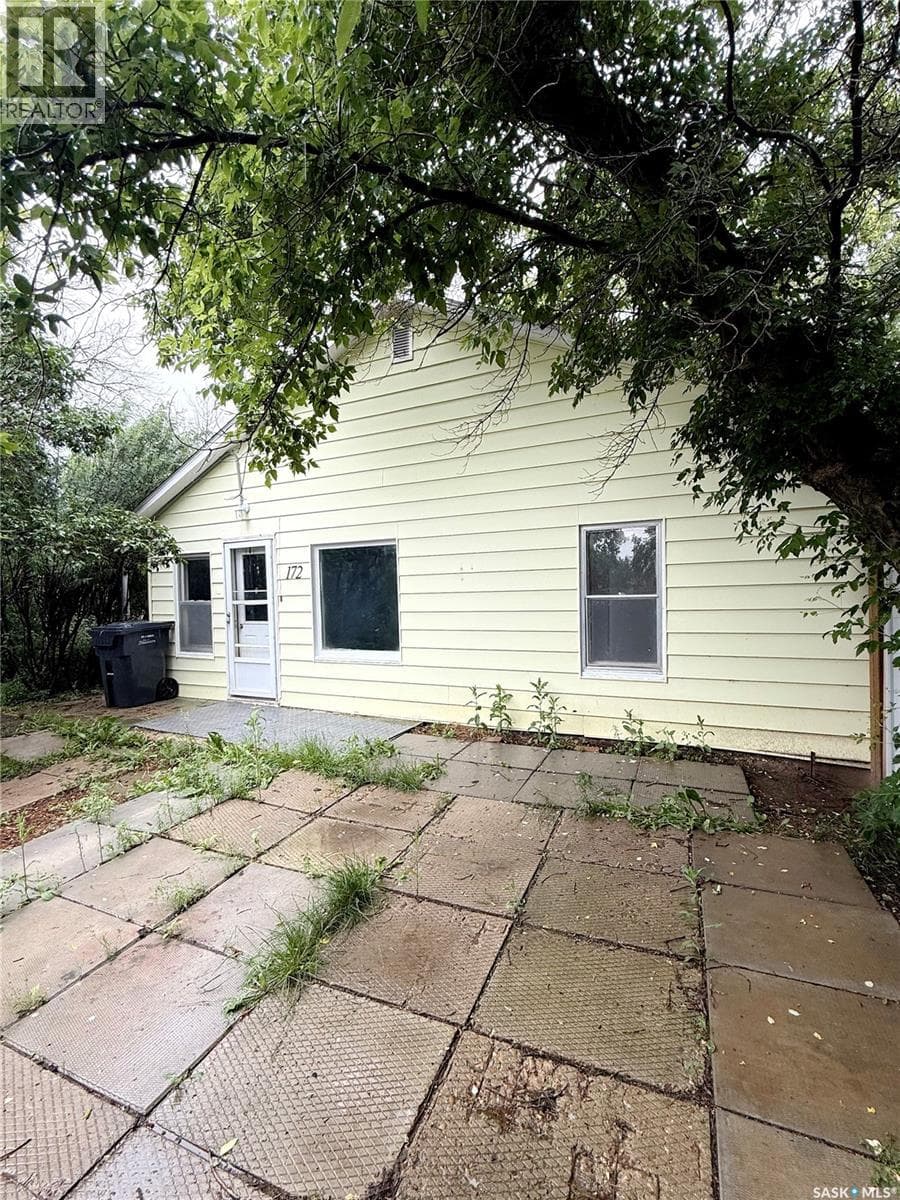 172 4th STREET E