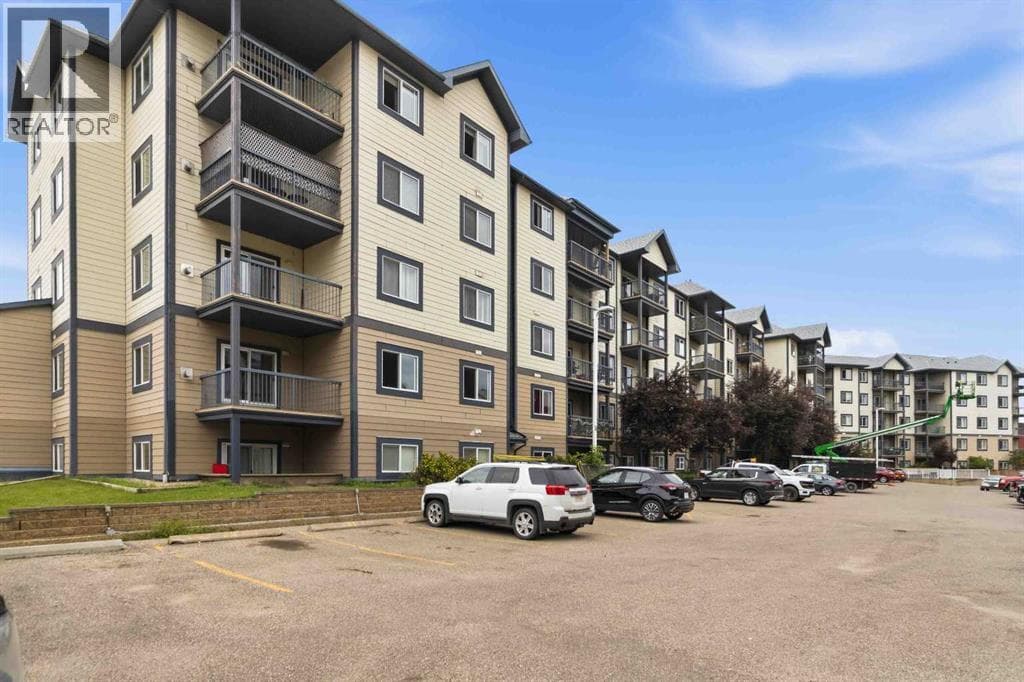 225, 200 Richard Street — photo 2