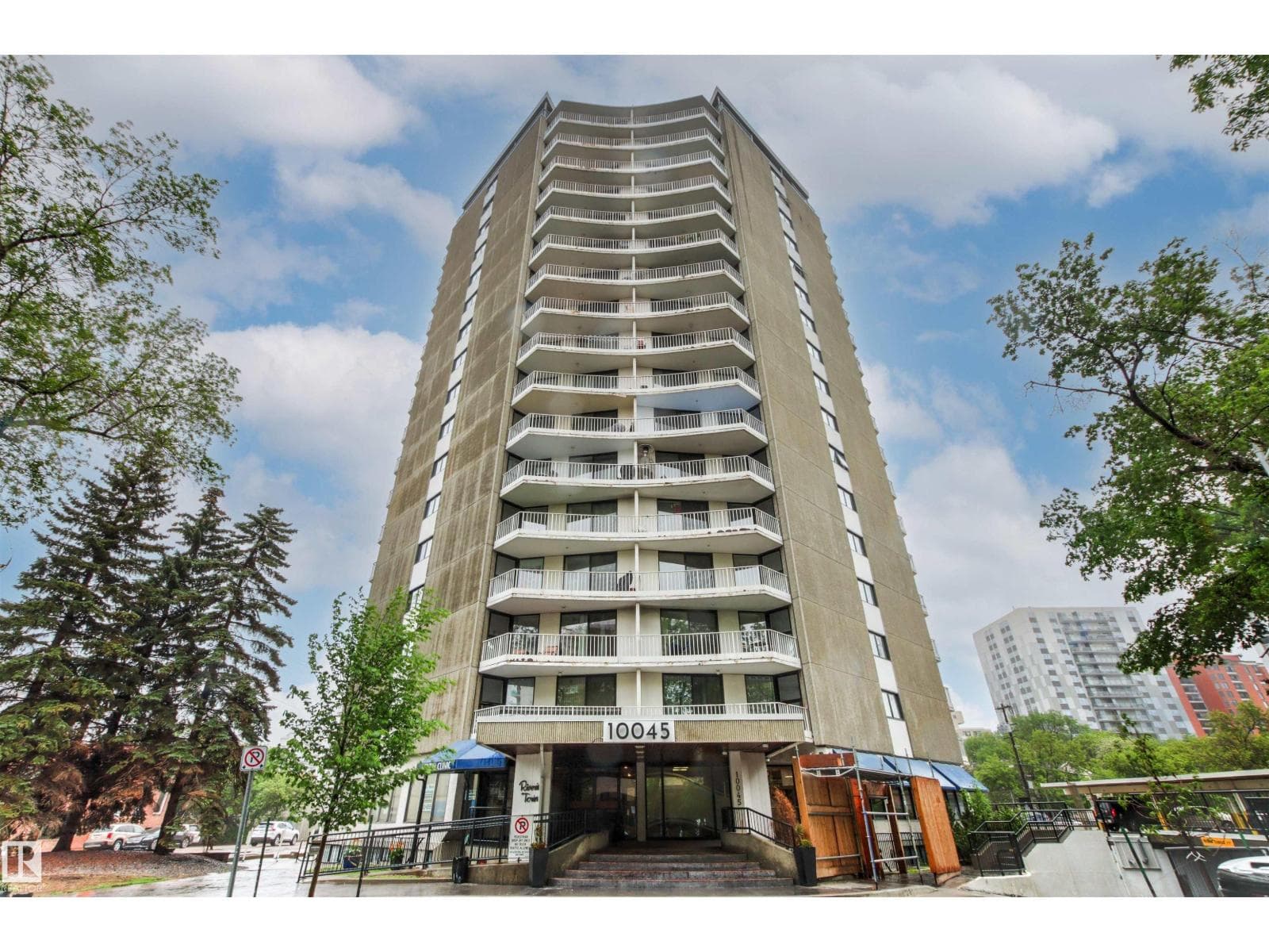 #303 10045 117 ST NW