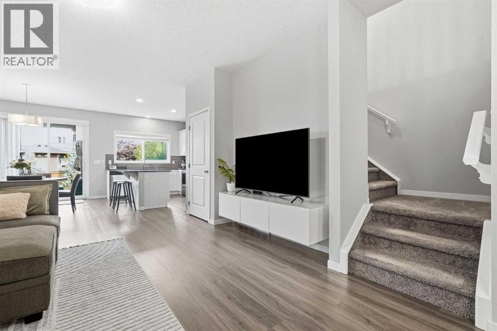 15 Cranbrook Terrace SE — photo 3