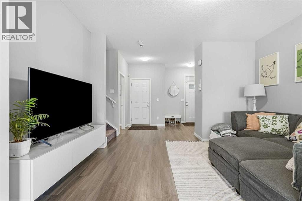 15 Cranbrook Terrace SE — photo 5