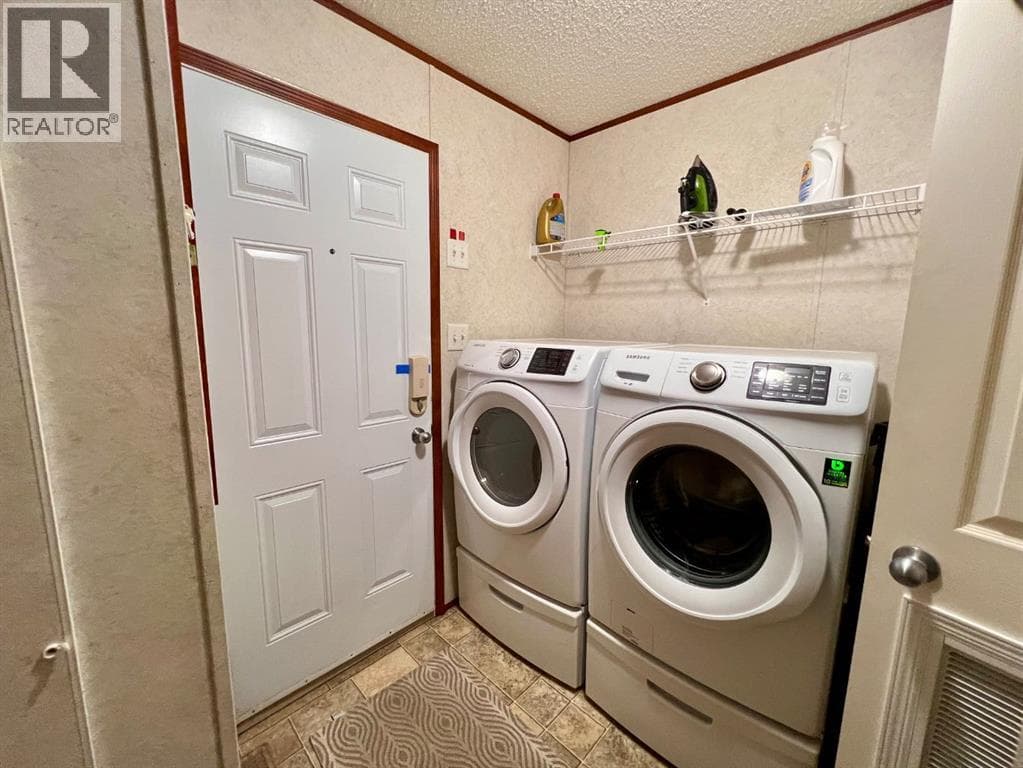 8701 90 Street — photo 4