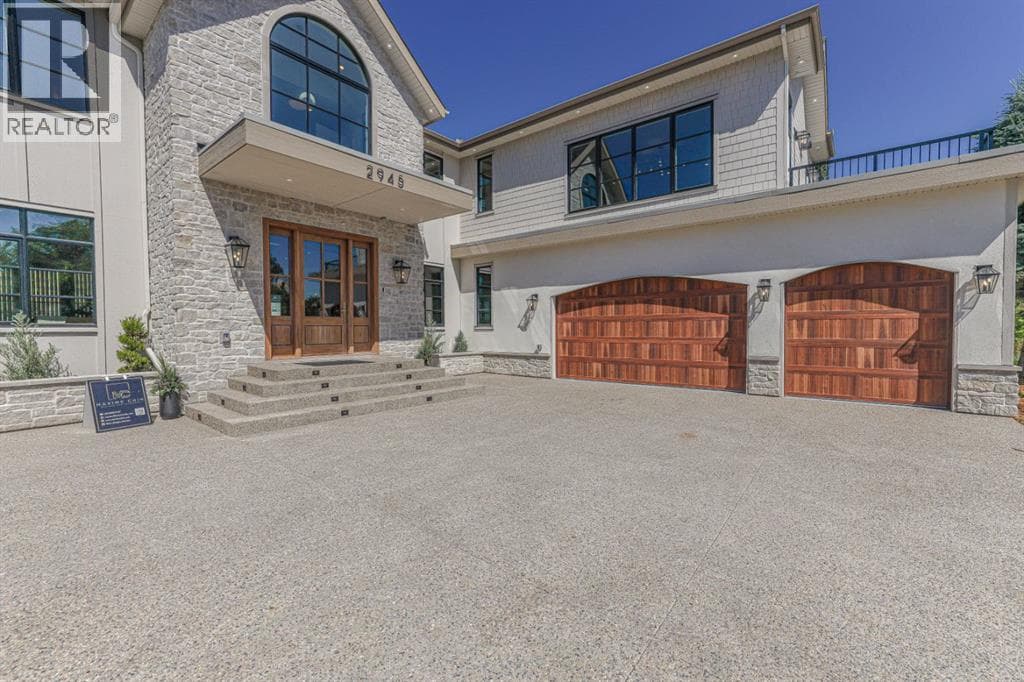 2945 Toronto Crescent NW — photo 2