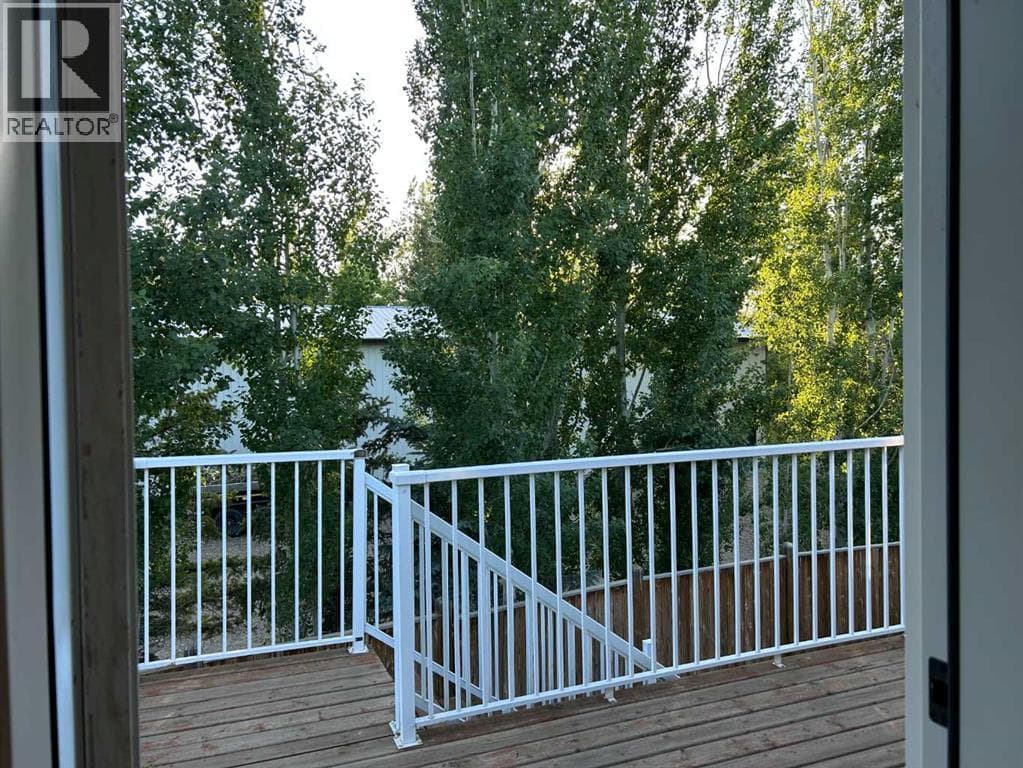 5026 41 Street — photo 5