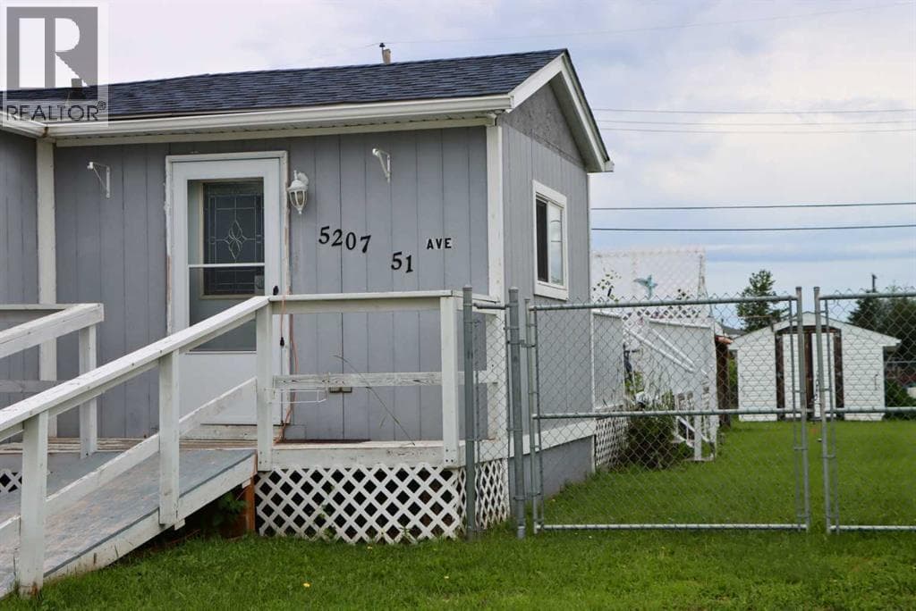 5207 51 Avenue — photo 2