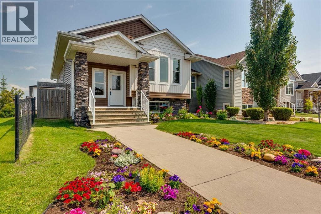 74 Mackenzie Crescent — photo 2