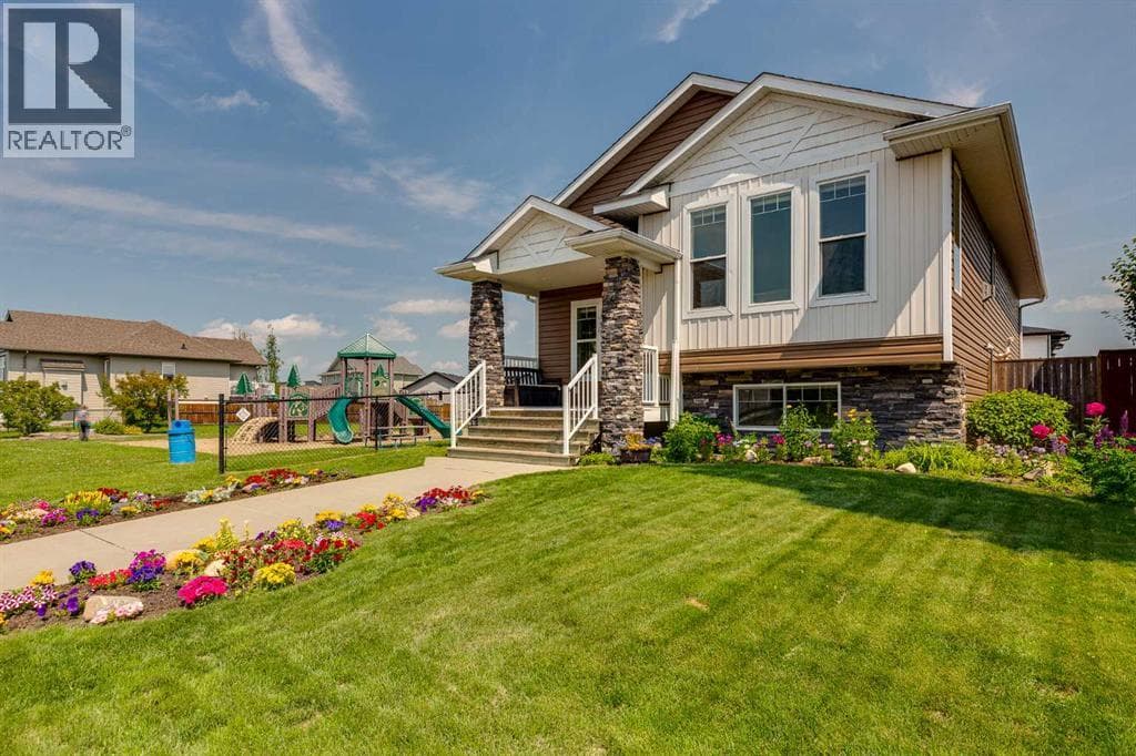 74 Mackenzie Crescent — photo 3