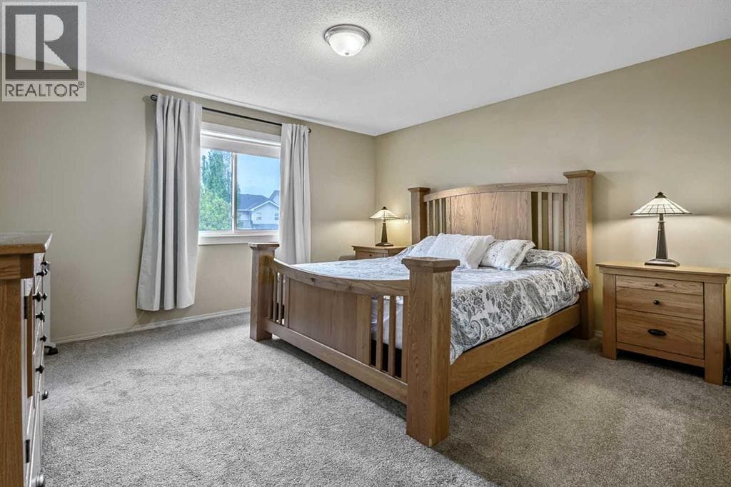 87 ELGIN Drive SE — photo 4