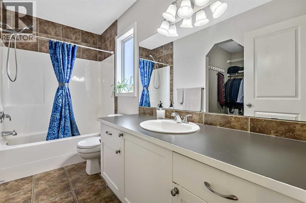 87 ELGIN Drive SE — photo 5