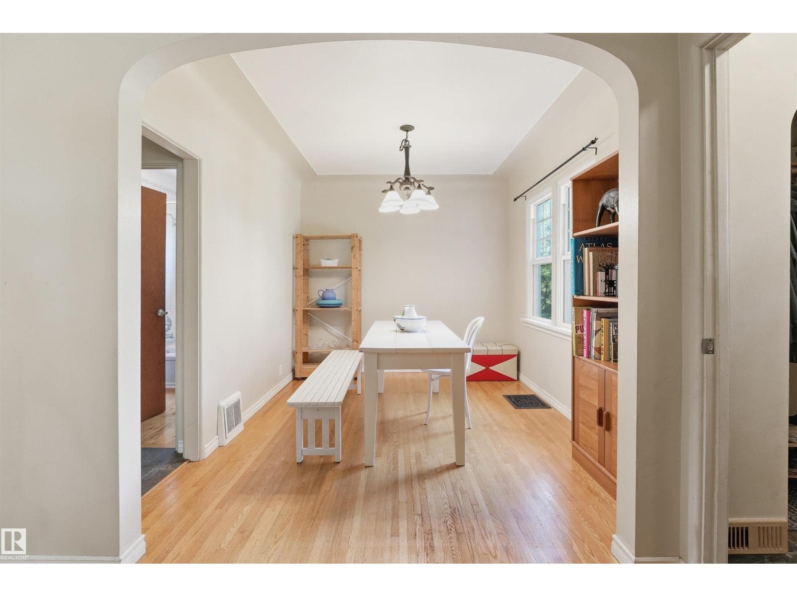 11334 104 ST NW — photo 4