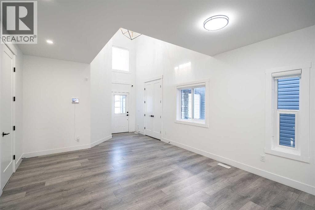 123 Saddlecrest Grove NE — photo 2