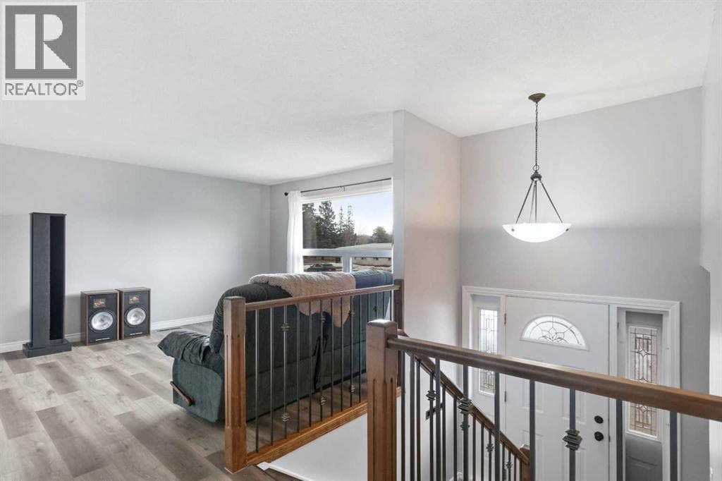 23 Clark Crescent — photo 2
