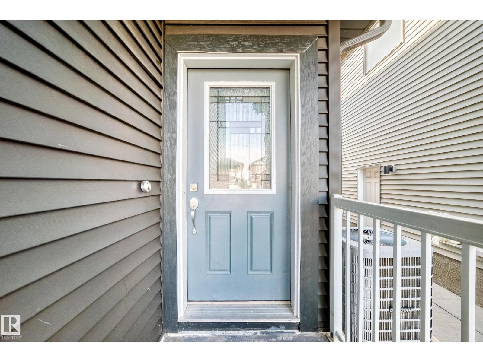 2265 57 ST SW SW — photo 3