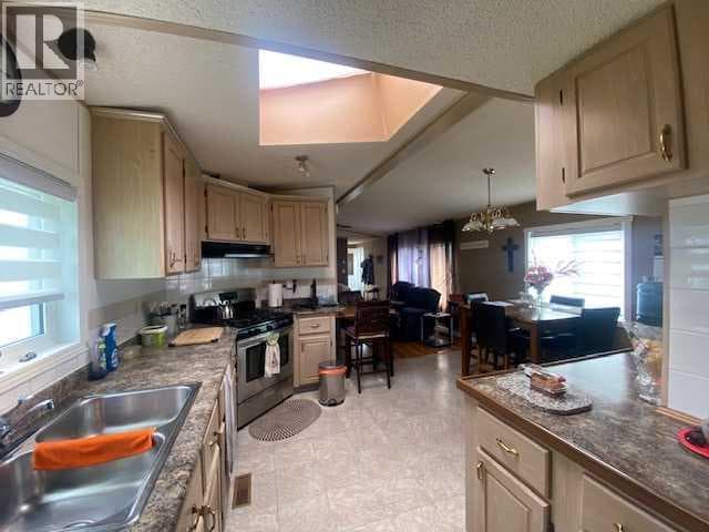 30 Lake Stafford Crescent E — photo 2