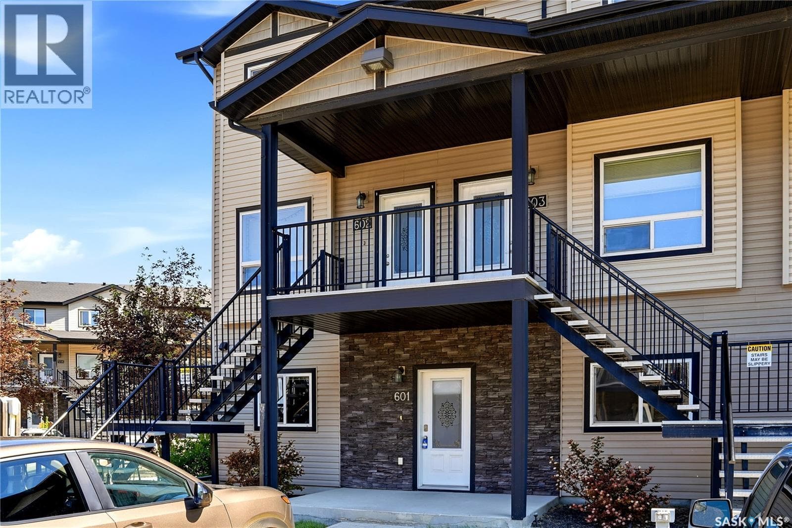 601 3814 Dewdney AVENUE E — photo 2