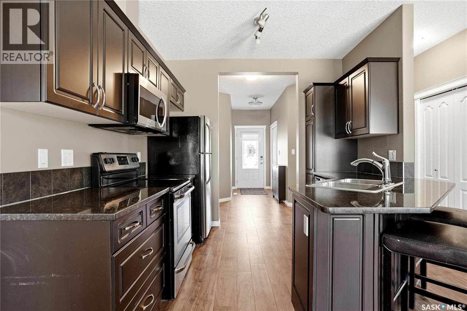 601 3814 Dewdney AVENUE E — photo 5