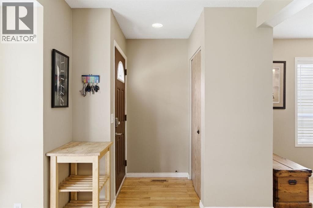 90 Coventry Lane NE — photo 3