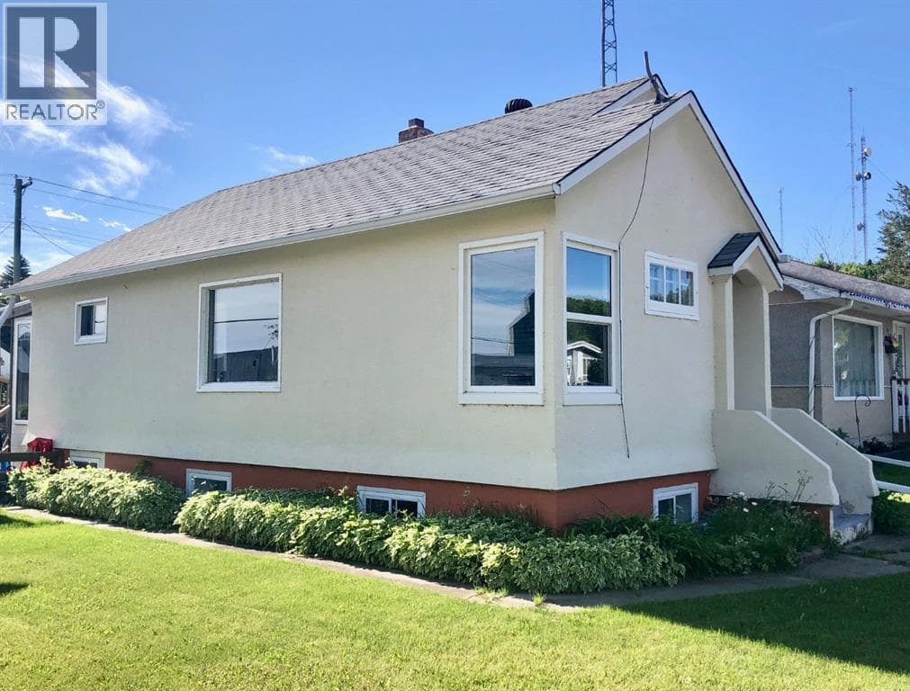4831 52 Street — photo 3