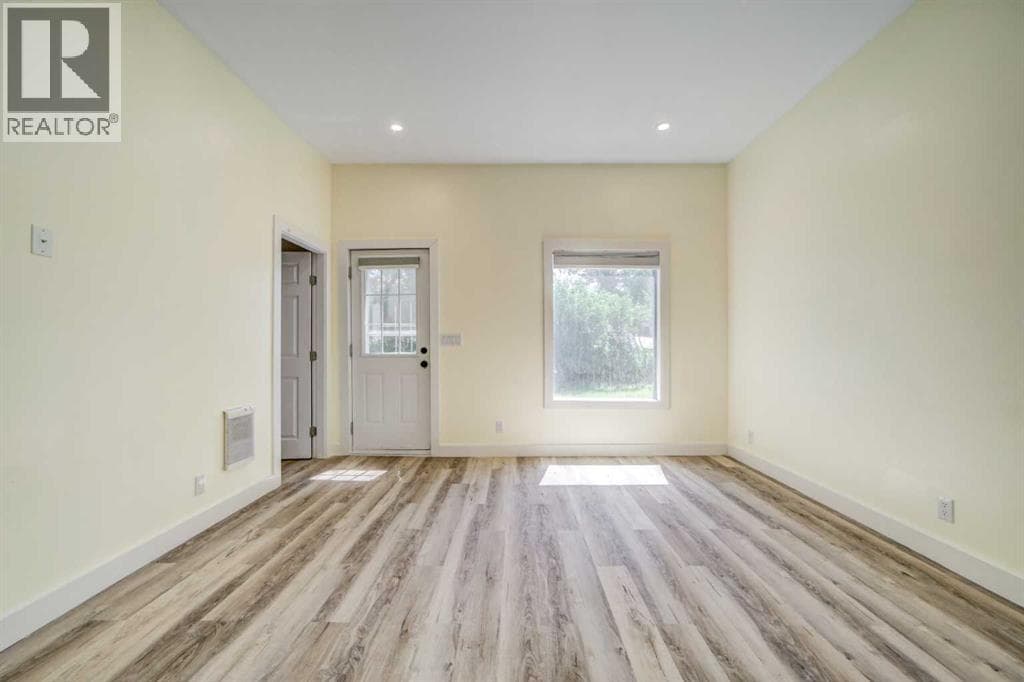 727 McDougall Street — photo 5