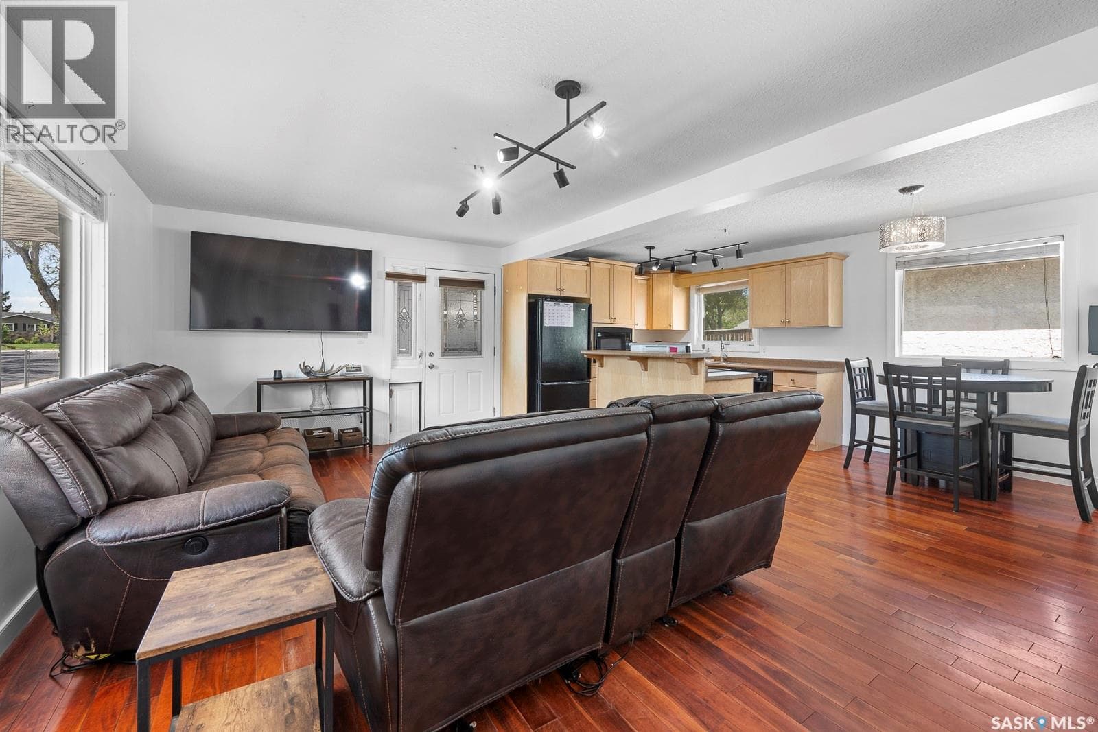 2 PLEASANTVIEW BAY — photo 3