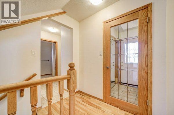 23 Niska Place W — photo 4
