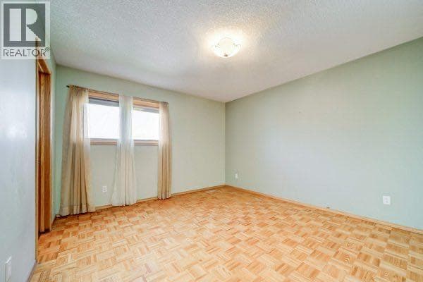 23 Niska Place W — photo 5