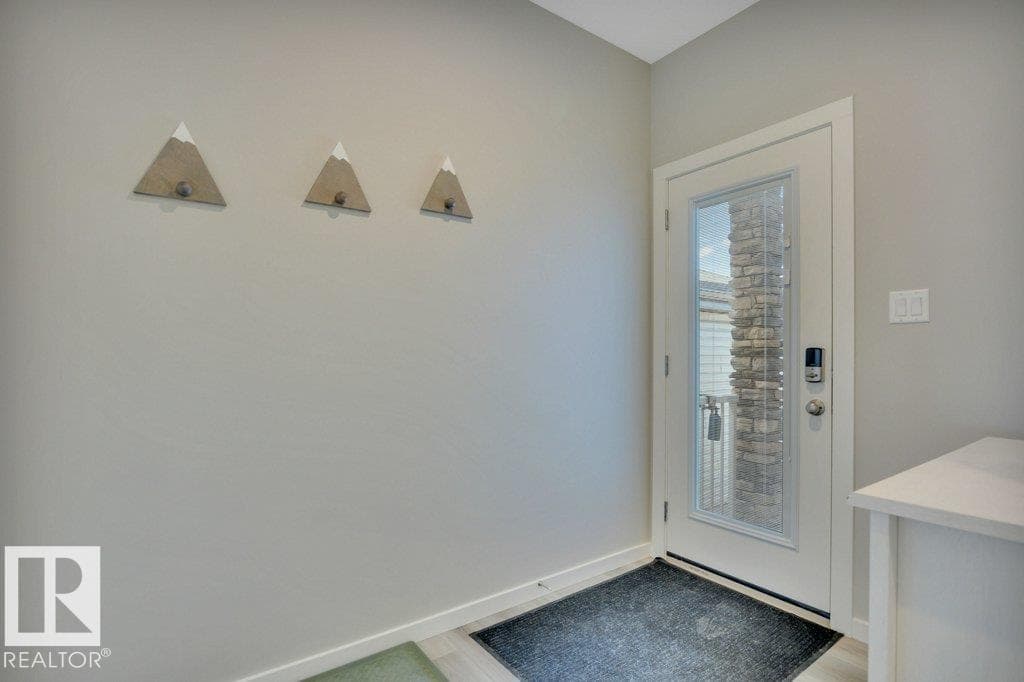 161 LARCH CR — photo 3