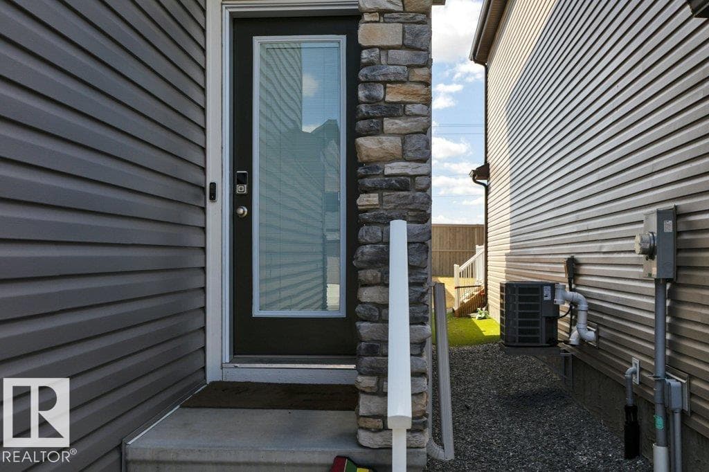 161 LARCH CR — photo 2
