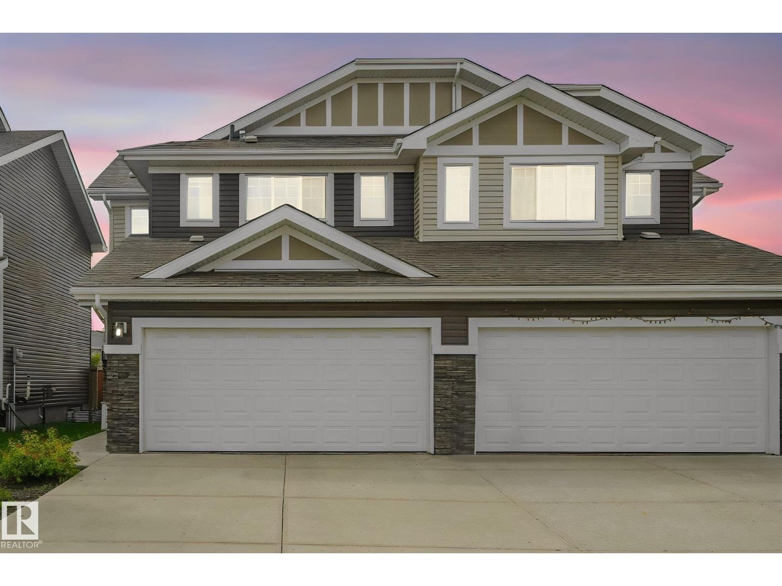16619 14 AV SW — photo 4