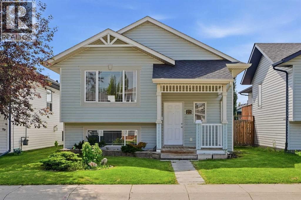 22 Lanterman Close