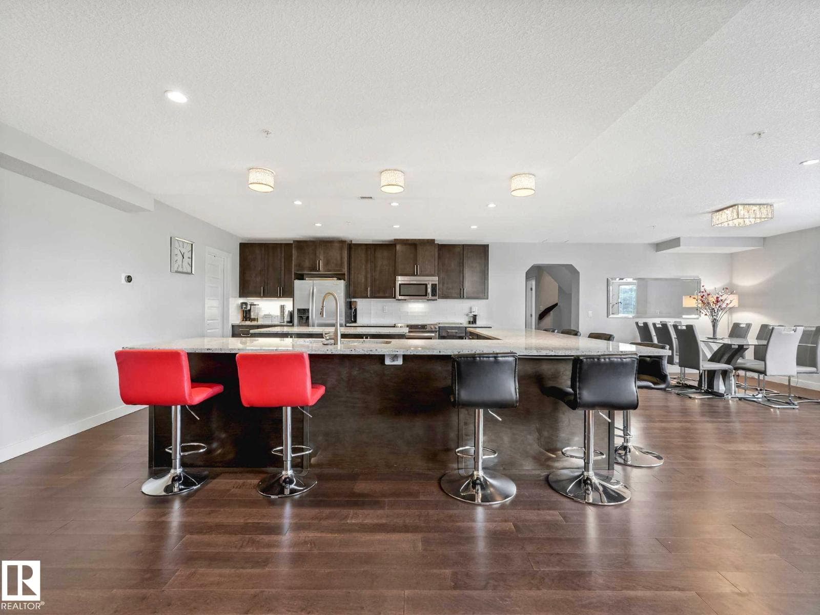 #122 5151 WINDERMERE BV SW — photo 4