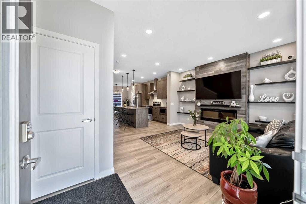 384 Chinook Gate Close SW — photo 2