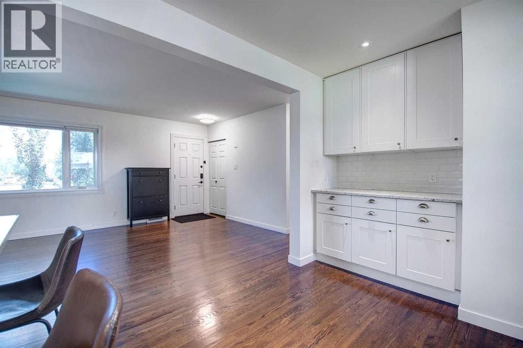 4319 Greenview Drive NE — photo 5